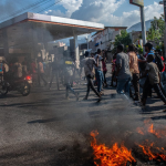 Pandillas en Haití quemaron más de una docena de farmacias