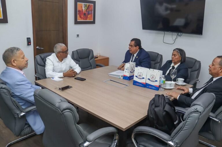 Director general de la DGJP recibe visita del presidente del Colegio Dominicano de Notarios