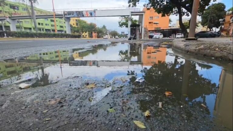 Contaminación y accidentes en el V Centenario, a unos metros del recién remodelado hospital Félix María Goico