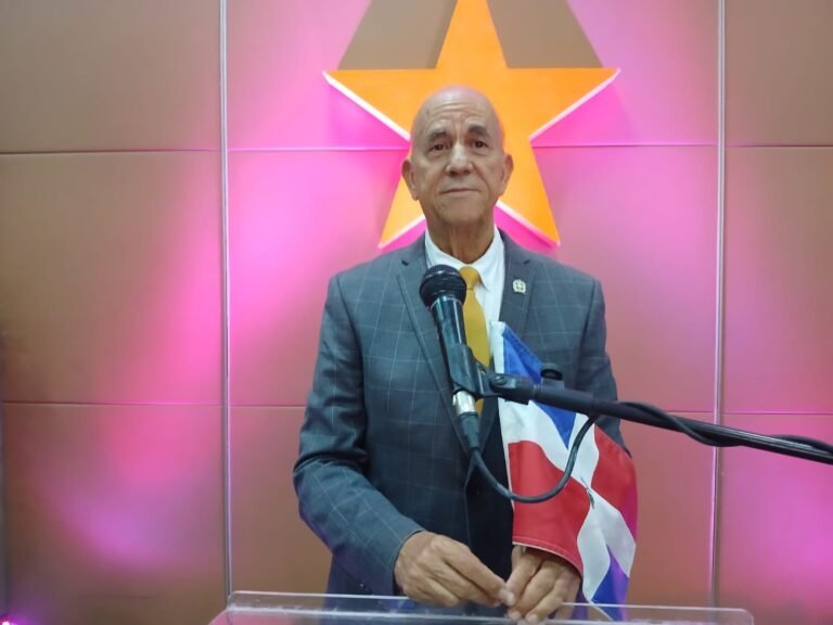 Luis de León visita a Danilo y dicen el pueblo pide a gritos al PLD