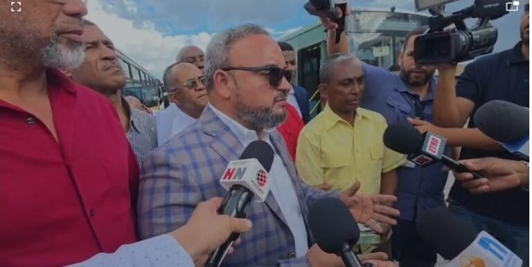 Mochotran destaca labor de Abinader al congelar combustibles; califica medida como una “acción patriótica”