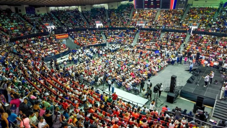 ¡A casa llena! Gobierno reconoce y entrega premios a más de 10 mil madres de la provincia de Santiago través de DASAC