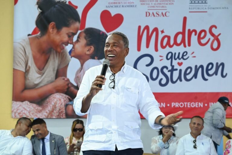Madres de Sánchez Ramírez reciben jornada del gobierno cargada de emoción y gratitud