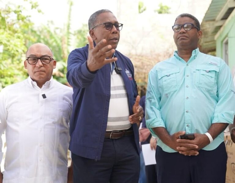 Gobierno impacta a miles de familias de Samaná con inversión de RD$15.8 millones en asistencia social y mejoramiento habitacional a través de DASAC